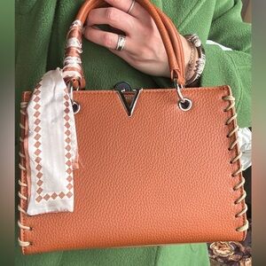 Beautiful Vegan thick leather side stitches zip top satchel/Crossbody